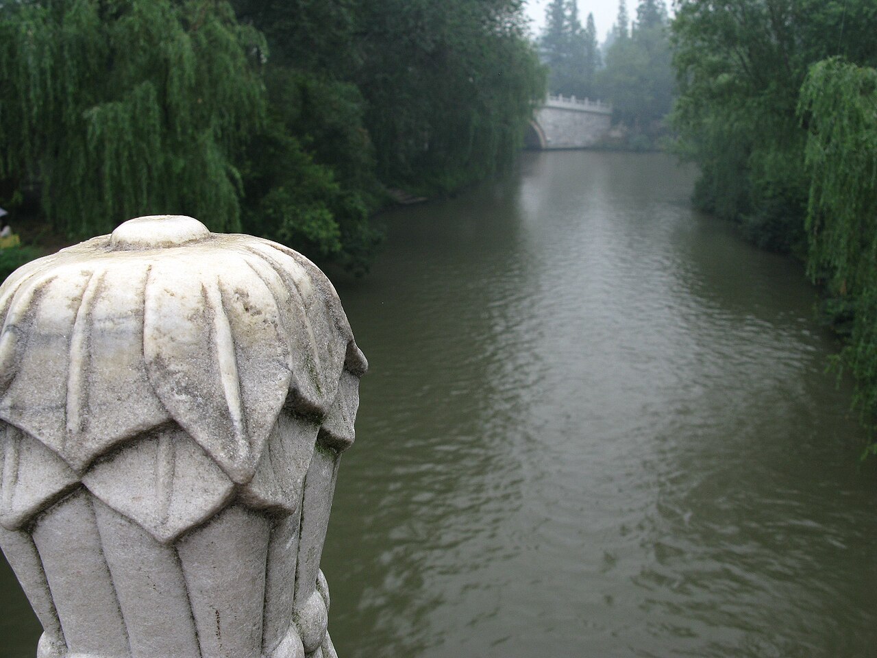The gate to Slender West Lake